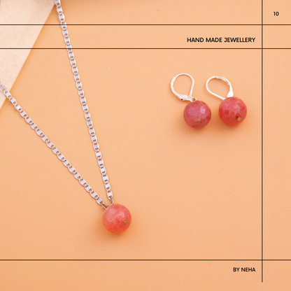 Soft Red Agate Crystal Pendant Set
