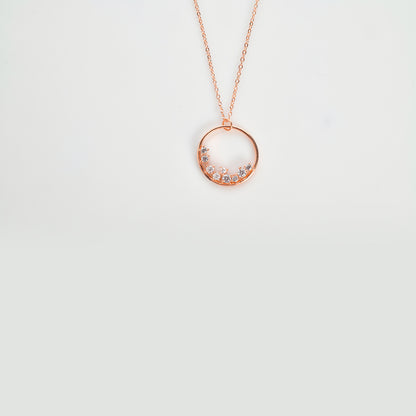 Double Chain – The Layered Luxe Necklace