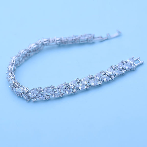 Amaze Crystal Bracelet - Kuberlo - Best Gift for - Imitation Jewellery - Designer Jewellery - one gram gold - fashion jewellery
