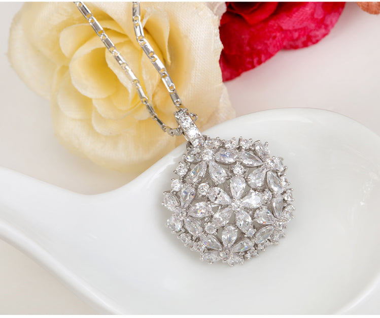 White Floral Pendant - Kuberlo - Best Gift for - Imitation Jewellery - Designer Jewellery - one gram gold - fashion jewellery